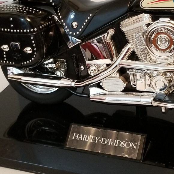 Harley Davidson Motorcycle Telephone Display - Picture 13 of 15